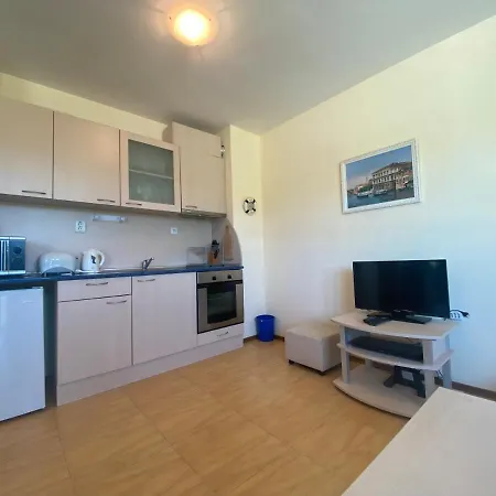 Amadeus 1 - 13b Large Two Bedroom