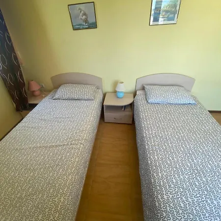 Amadeus 1 - 13b Large Two Bedroom Appartamento