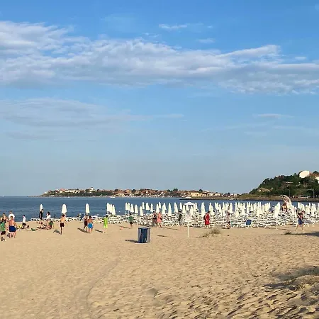 Amadeus 1 - 13b Large Two Bedroom Lejlighed *